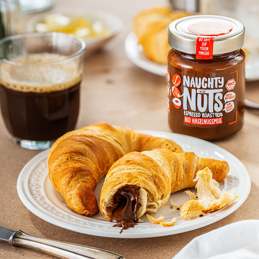 Vegane italienische Cornettis mit Naughty Nuts Bio Haselnussmus Espresso Roast