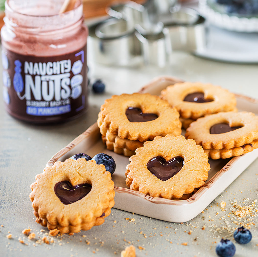 Spitzbuben mit Cashewmus gefüllt mit Blueberry Bash