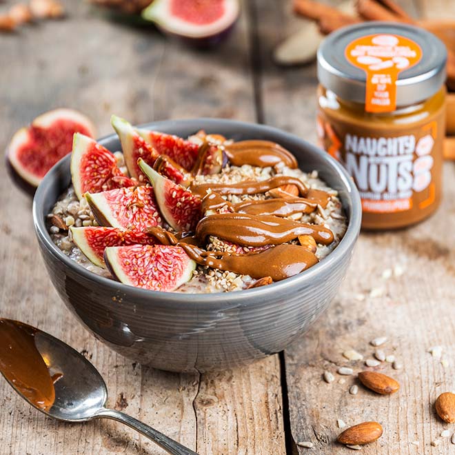 Naughty Nuts Nussbutter Bio Mandelmus Cinnamon Roll